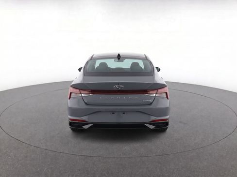 Used 2021 Hyundai Elantra Limited w/ Cargo Package FWD image 5