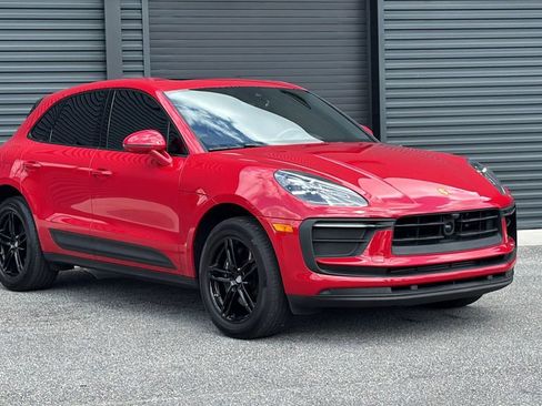 Certified 2023 Porsche Macan w/ Premium Package Plus image 22