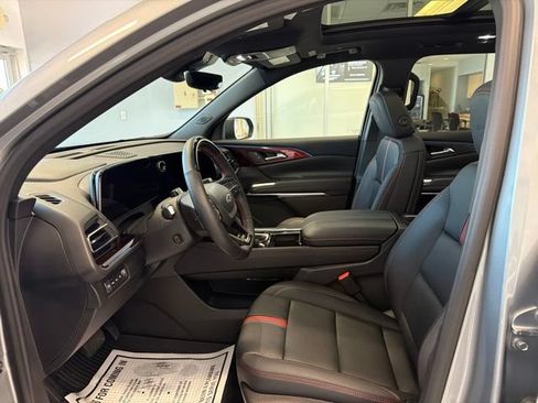 Used 2026 Chevrolet Traverse RS w/ LPO, Floor Liner Package AWD/4WD image 15