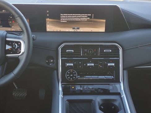 New 2026 Nissan Armada SL w/ Captain's Chari Seat Package image 30