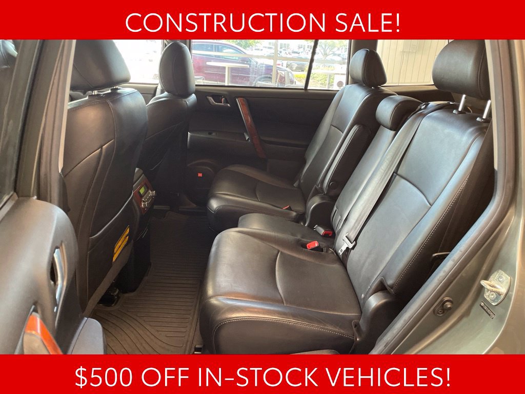 Used 2012 Toyota Highlander Limited w/ Tow Pkg AWD/4WD image 12