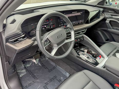 Used 2025 Audi Q5 Premium Plus w/ Premium Plus image 11