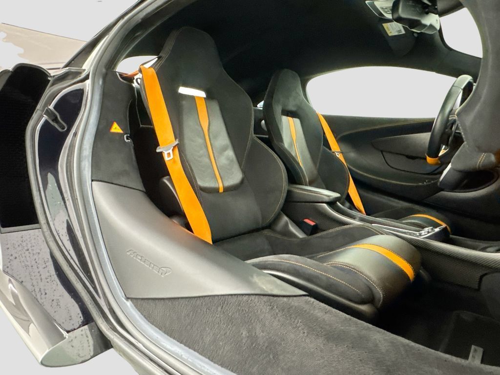 Used 2019 McLaren 570S Coupe RWD image 29