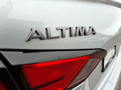 Used 2024 Nissan Altima 2.5 SV FWD image 13
