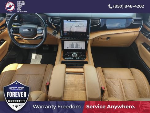 Used 2023 Jeep Grand Wagoneer Series III AWD/4WD image 14