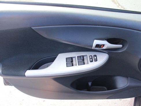 Used 2013 Toyota Corolla S w/ Premium Pkg FWD image 9