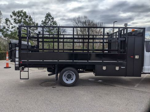 New 2024 Ford F550 XL image 30