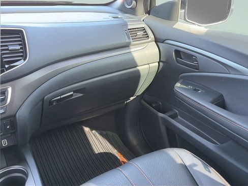 Used 2023 Honda Passport TrailSport image 13