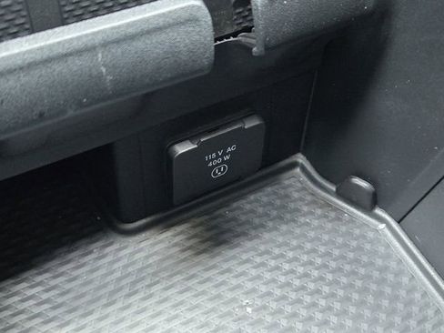Used 2025 RAM 1500 Limited AWD/4WD image 22