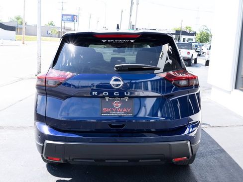 Used 2025 Nissan Rogue SV FWD image 6