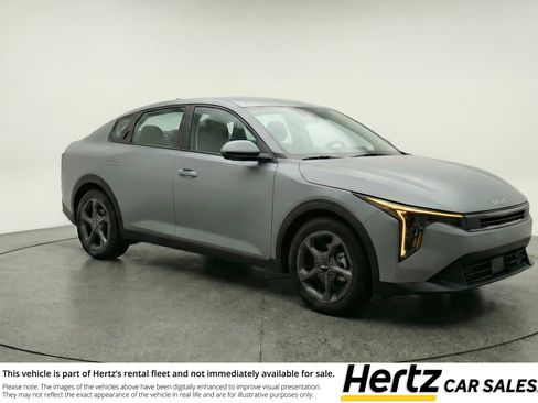 Used 2025 Kia K4 LXS image 1