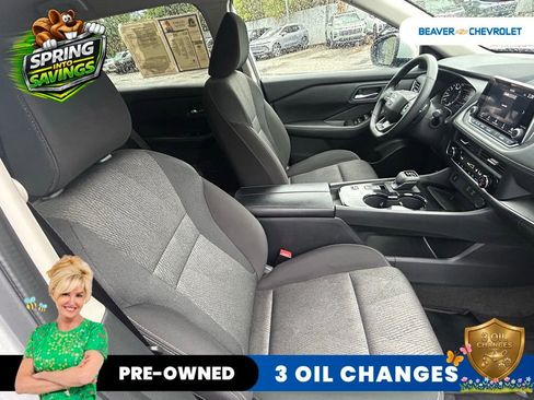 Used 2025 Nissan Rogue SV image 23