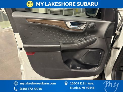Used 2020 Ford Escape Titanium AWD/4WD image 13