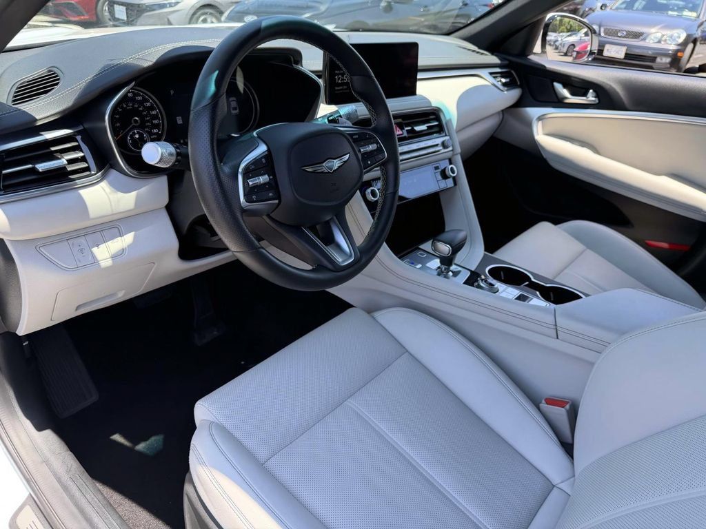 Certified 2025 Genesis G70 2.5T AWD/4WD image 16