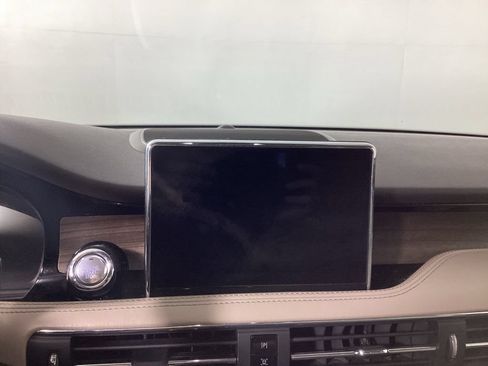 Used 2022 Lincoln Corsair Reserve w/ Equipment Group 201A AWD/4WD image 18