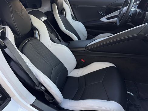 Used 2023 Chevrolet Corvette Stingray Premium Cpe w/ Z51 Performance Package image 19