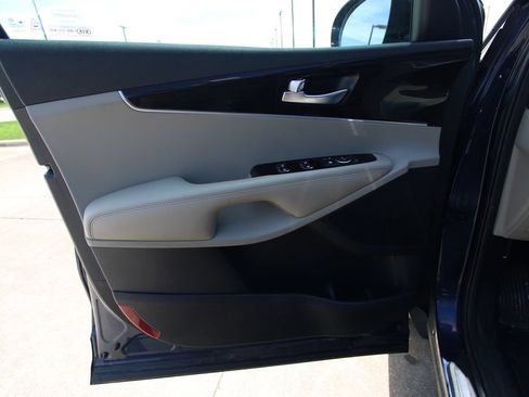 Used 2019 Kia Sorento AWD w/ LX Convenience Package image 37
