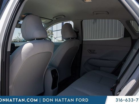 Used 2025 Hyundai Kona SEL FWD image 17