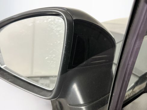 Used 2023 Volkswagen Tiguan SE R-Line image 16