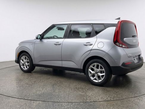 Used 2025 Kia Soul LX w/ LX Technology Package FWD image 6