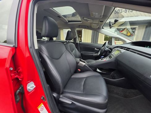 Used 2015 Toyota Prius Persona Series FWD image 12