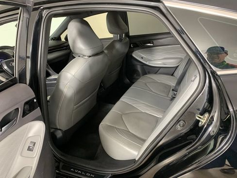 Used 2020 Toyota Avalon Limited w/ Advanced Safety Package FWD image 34