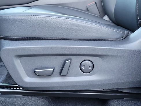 Certified 2025 Nissan Murano SV image 26