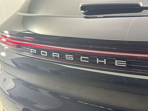 Certified 2026 Porsche Cayenne AWD/4WD image 33