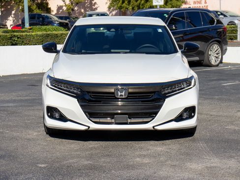 Used 2022 Honda Accord Sport image 2
