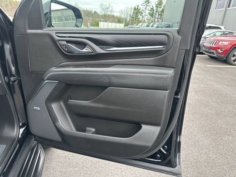 Used 2024 GMC Yukon XL Denali AWD/4WD image 12