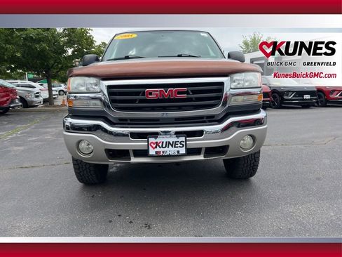 Used 2005 GMC Sierra 2500 SLE w/ Snow Plow Prep Package AWD/4WD image 14