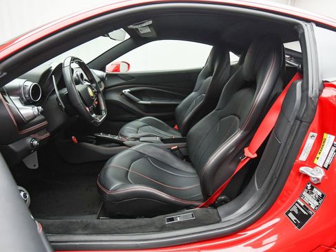 Used 2021 Ferrari F8 Tributo image 16
