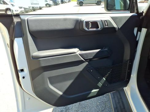 New 2026 Ford Bronco Outer Banks w/ Black Appearance Package AWD/4WD image 16