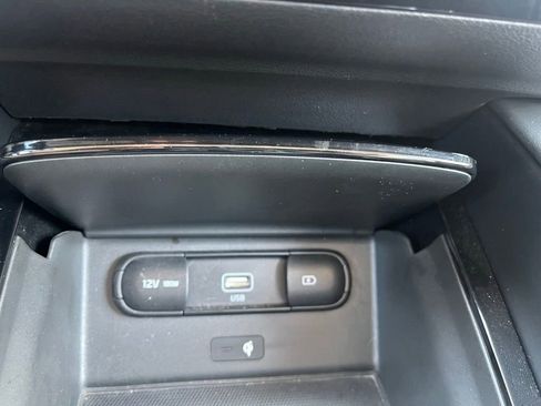 Used 2022 Kia Telluride EX w/ EX Premium Package image 18