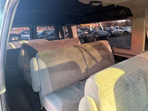 Used 2000 Ford E-350 and Econoline 350 XLT RWD image 27