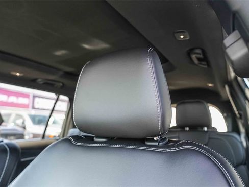 New 2025 Jeep Grand Cherokee L Limited w/ Luxury Tech Group II image 24