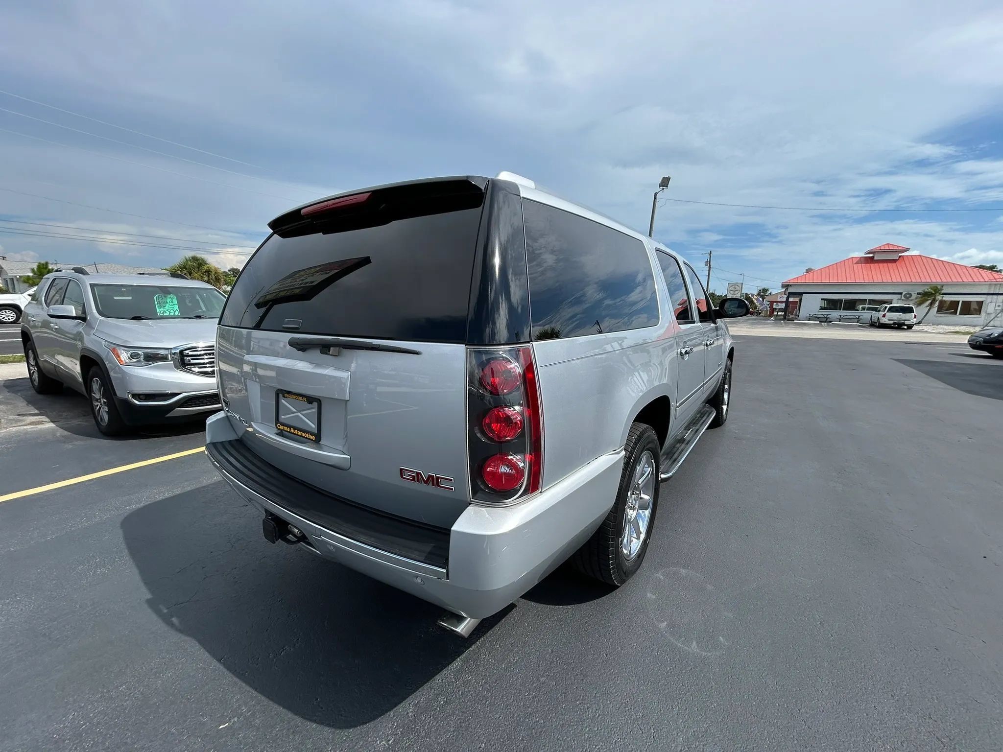 Used 2012 GMC Yukon XL Denali RWD image 7