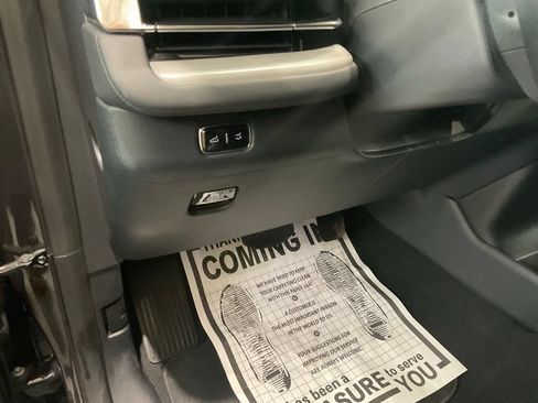 Used 2025 Lincoln Navigator L Reserve AWD/4WD image 8