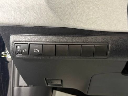Used 2024 Toyota Corolla SE w/ SE Premium Package FWD image 39