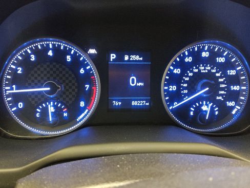 Used 2020 Hyundai Elantra SEL FWD image 23
