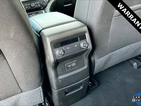 Used 2023 GMC Acadia SLE image 10