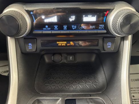 Used 2021 Toyota RAV4 LE image 16