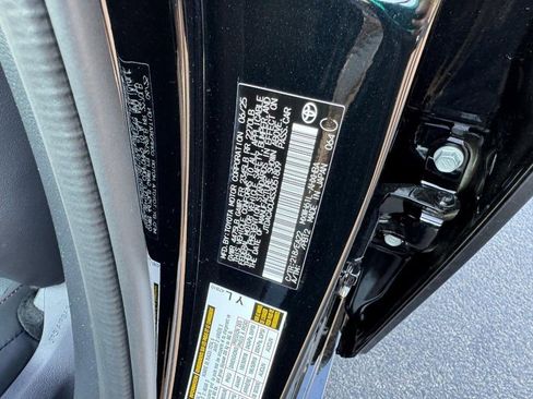 New 2025 Toyota Prius Plug-In Hybrid FWD image 20