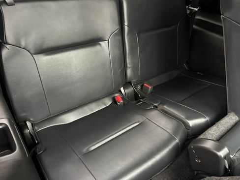 Used 2023 Mitsubishi Outlander SEL image 18