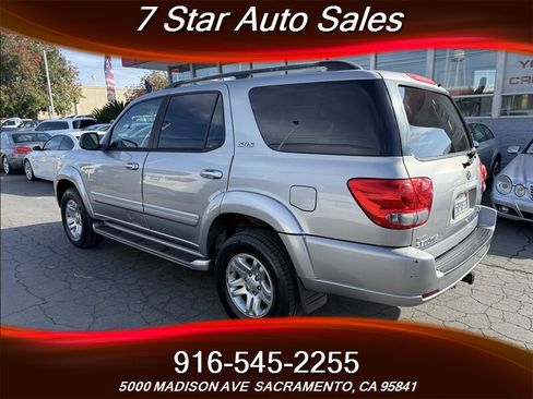 Used 2005 Toyota Sequoia SR5 image 4