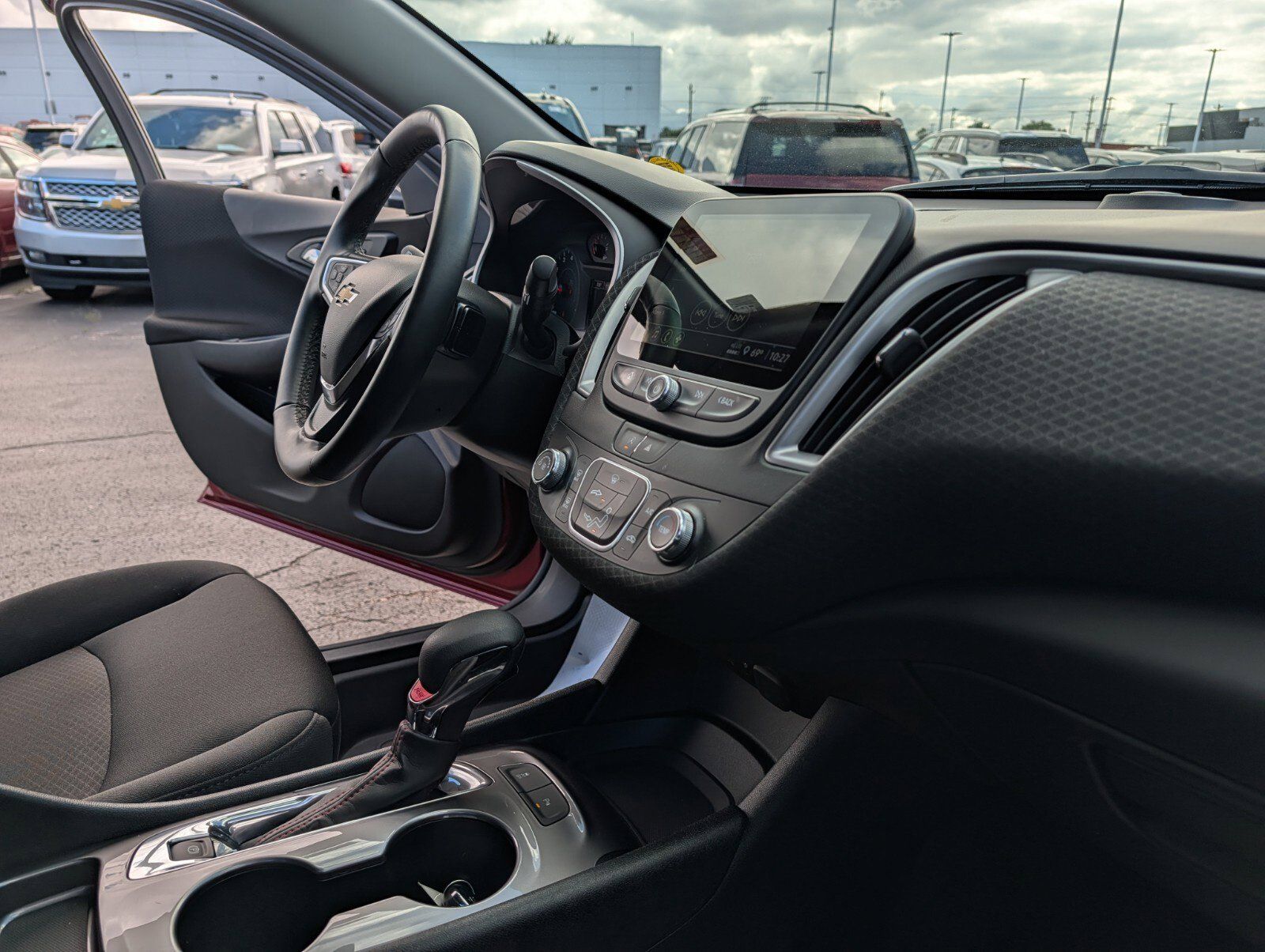 Used 2025 Chevrolet Malibu RS FWD image 22