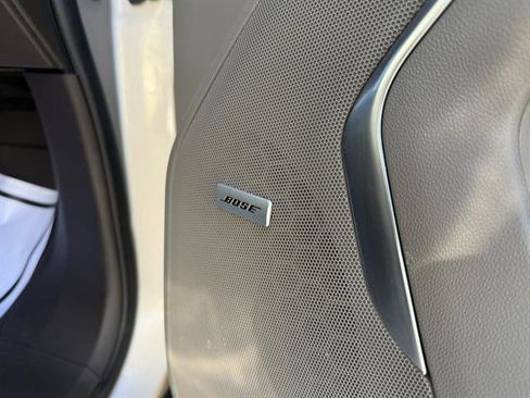 Used 2021 GMC Yukon SLT w/ SLT Luxury Package image 23