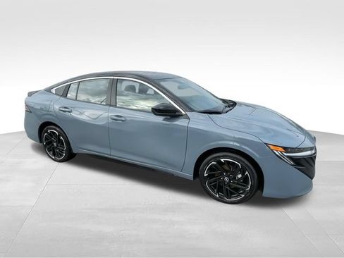 New 2026 Nissan Sentra SR w/ Floor Mat Package FWD image 2