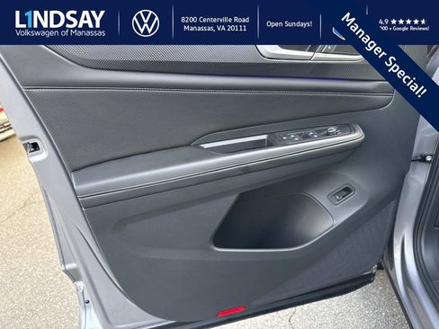 Used 2024 Volkswagen Atlas Cross Sport SEL R-Line image 8