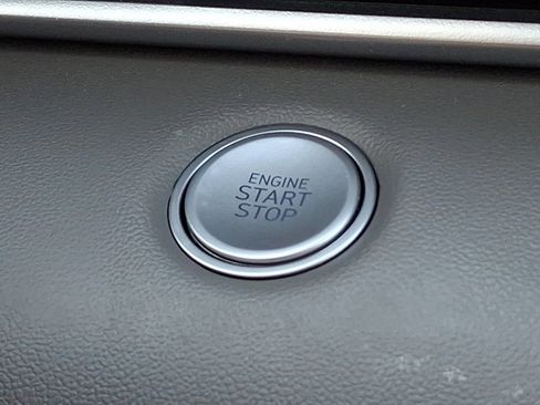 Certified 2025 Hyundai Elantra Sport image 22